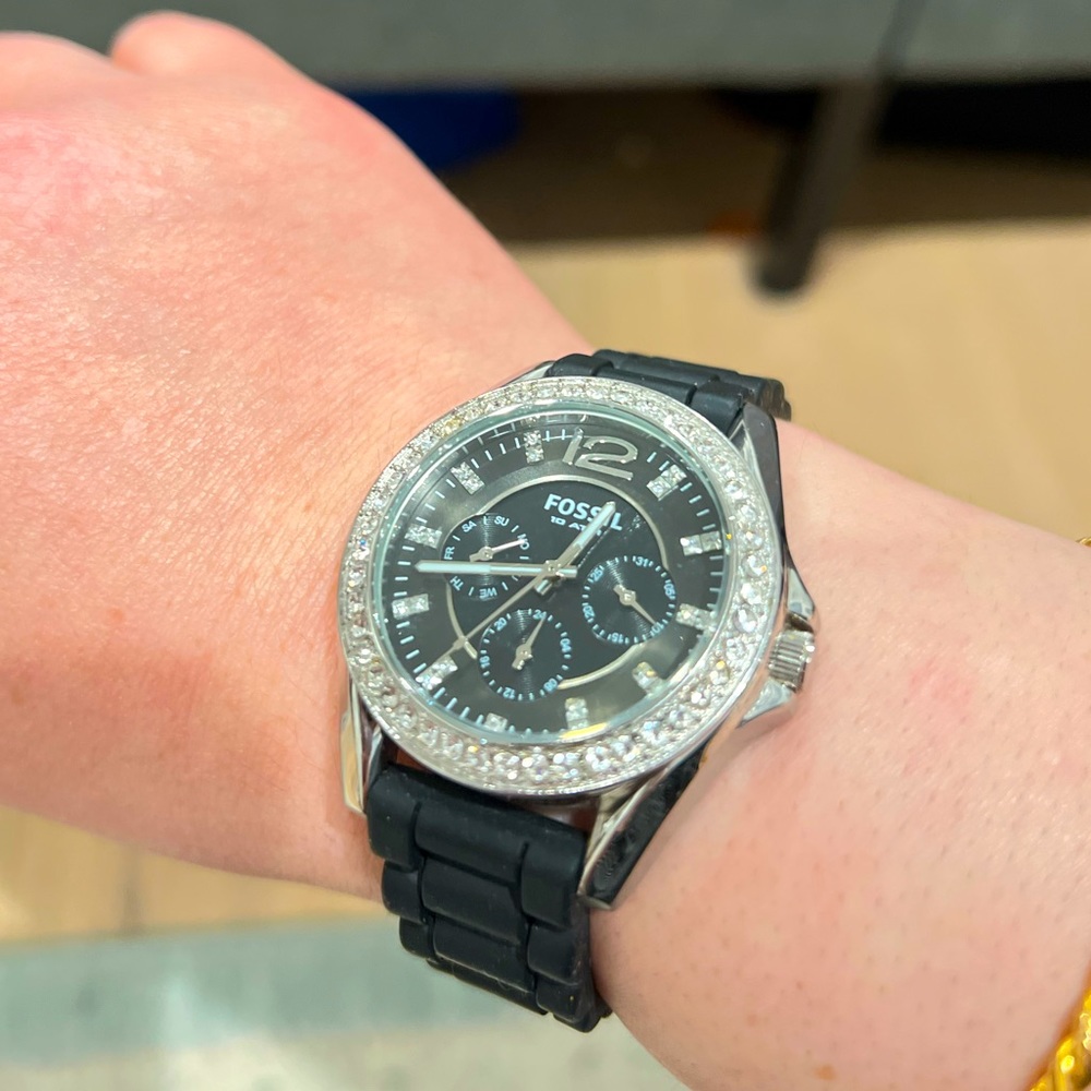 Fossil ES2345 Wrist Watch for Women with black silicone band